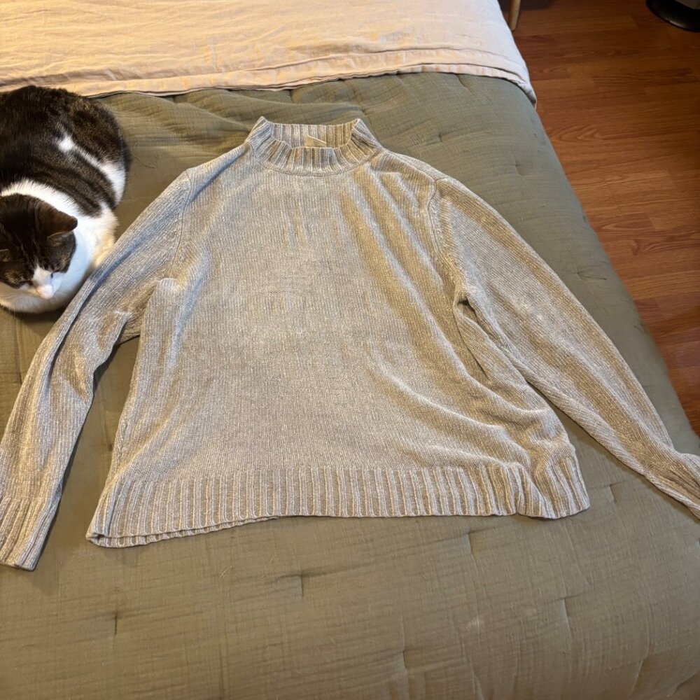 Women's sweaters/cardigans bundle - image 4